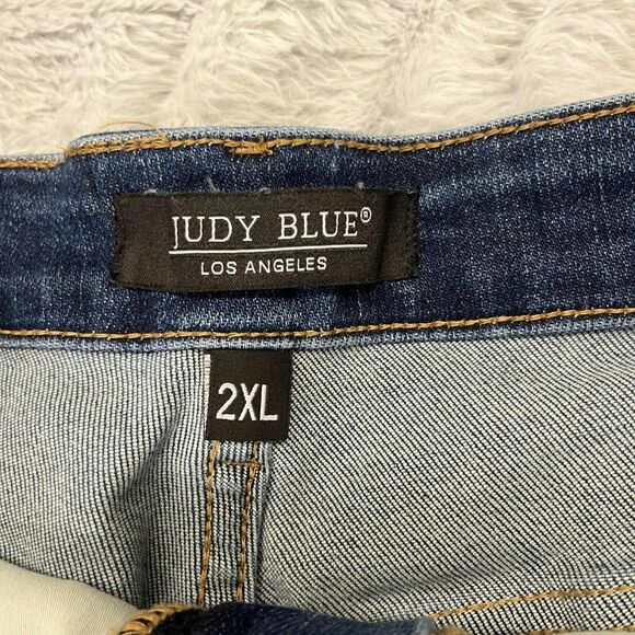Judy Blue Women's Size 2XL Denim Distressed Stretch Shorts Cut-Off Festival - Picture 3 of 8